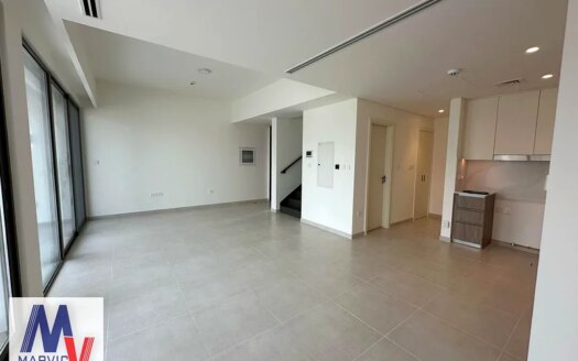 Single Row/Brand New/Vacant