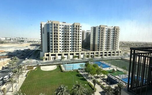 Prime Location/Mid Floor/Tenanted