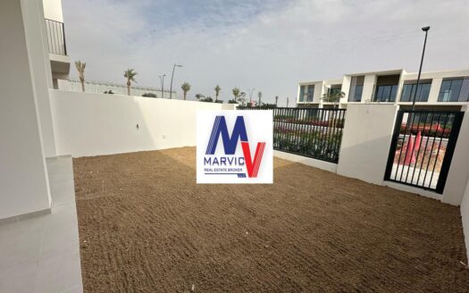 Single Row/Brand New/Vacant