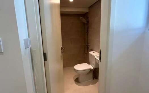 Brand New/Spacious/Vacant