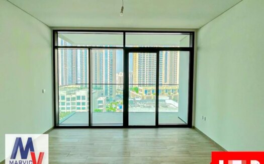 Ready | Canal View | Bright Layout