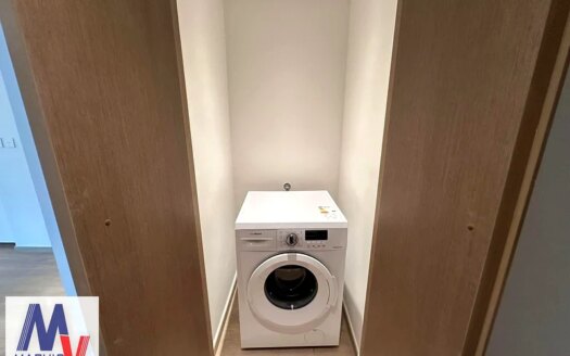 Ready | Canal View | Bright Layout